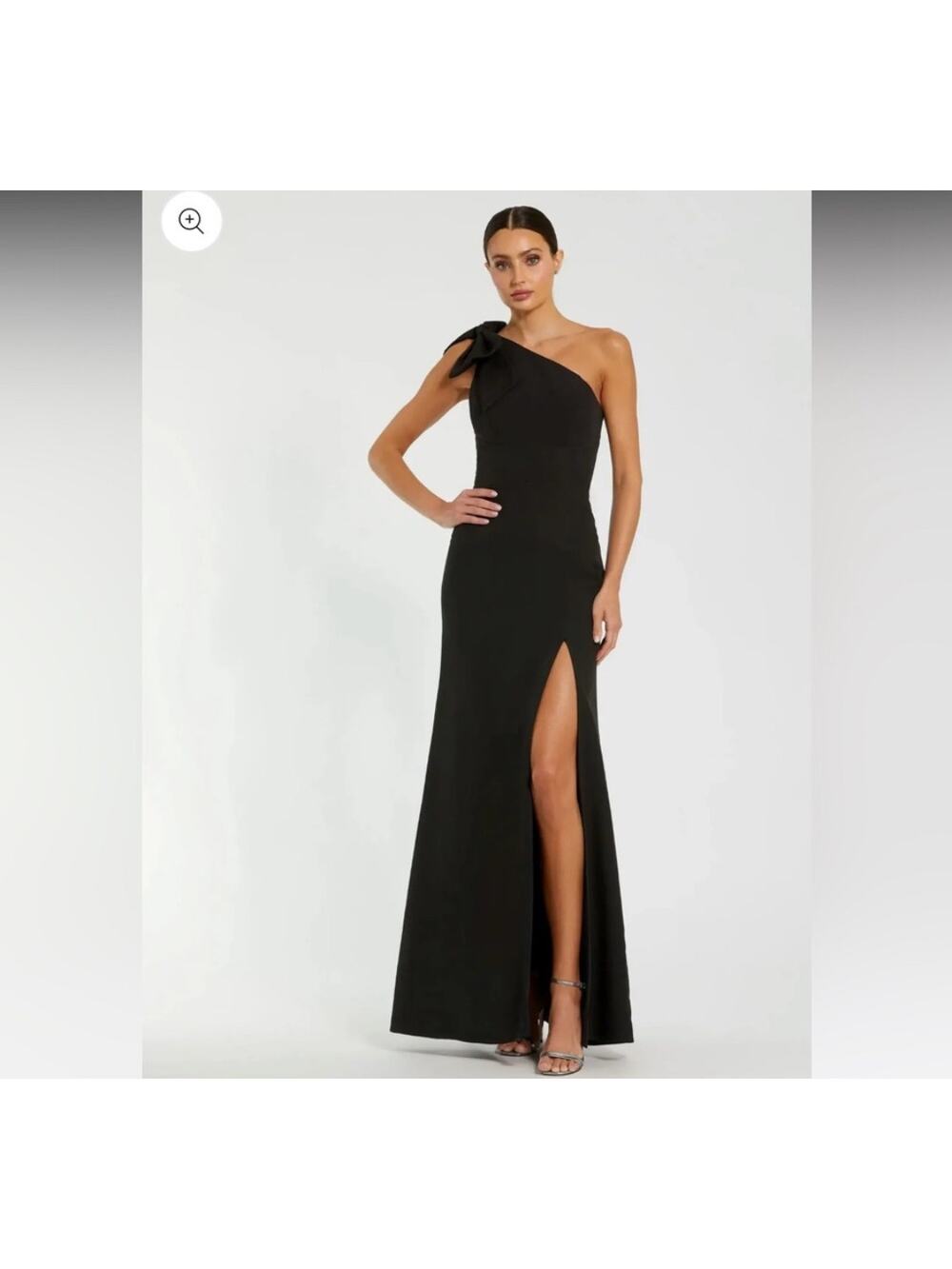 Mac Duggal Ieena Black One-Shoulder Gown with Bow Size 8